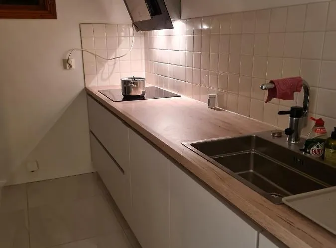 Δωμάτια σε οικογενειακή κατοικία Korso - Private , Shared Spaces