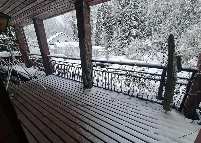 Δωμάτια σε οικογενειακή κατοικία Korso - Private , Shared Spaces