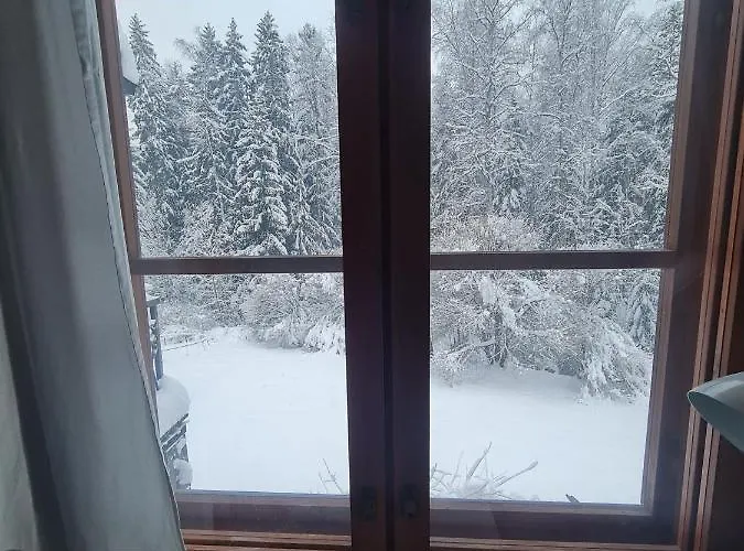 Δωμάτια σε οικογενειακή κατοικία Korso - Private , Shared Spaces *